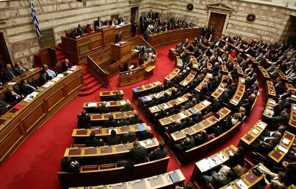 Επικίνδυνη εξέλιξη: Με όρους «αποστασίας» και «εκτροπή πολιτεύματος» ο δρόμος προς τις κάλπες – H κυβέρνηση καλεί εφεδρείες – Ποιοι είναι